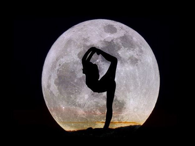 Full moon yoga